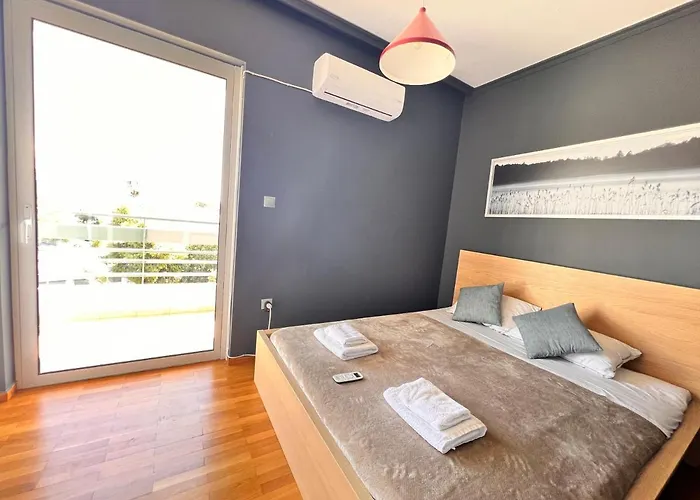 Quiet And Cozy Apartment Of New Psihiko No 6