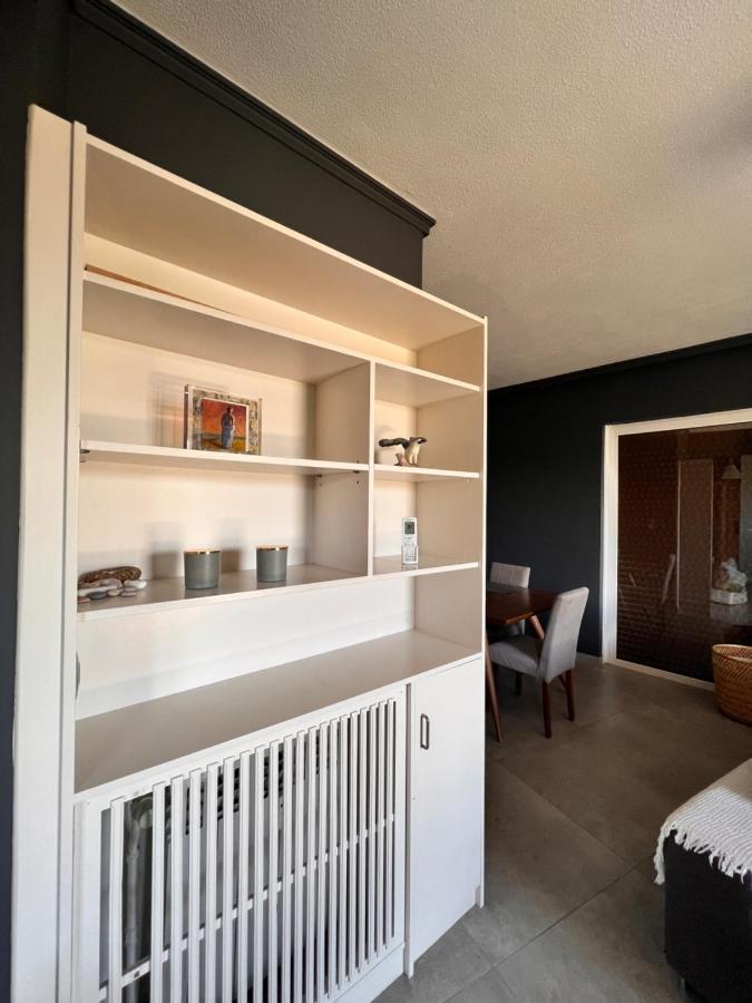 Quiet And Cozy Of New Psihiko No 6 Apartment