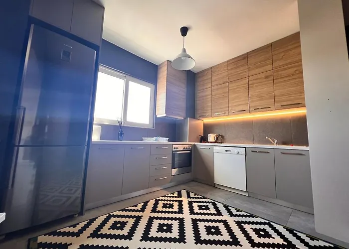 Quiet And Cozy Apartment Of New Psihiko No 6